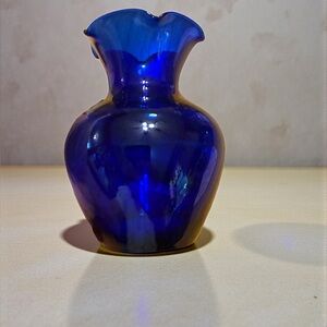 Indiana Glass Cobalt Blue Bud Vase Urn Shape Ruffled Scalloped Rim 4.5in